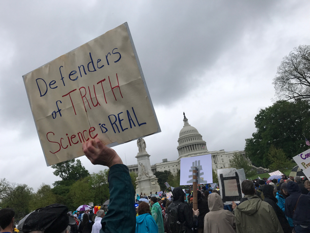 Scientists and citizens take to the National Mall on April 22, 2017 to march for science. Image: Armando Gallardo